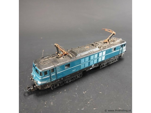 Lima (artikelnummer 150012 / referentie 208027), gemodelleerd naar de reeks 15 (type 150) 'tricourant' e-loc van de belgische spoorwegen (nmbs/sncb) - afbeelding 3 van  5