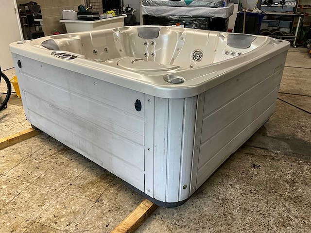 Limelight hottubs jacuzzi - afbeelding 10 van  16