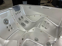 Limelight hottubs jacuzzi - afbeelding 12 van  16