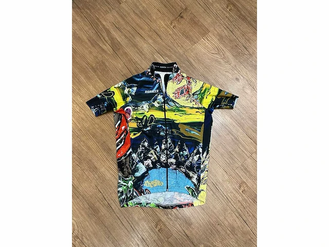 Limited edition wielershirt met ontwerp van kunstenaar milan sipistoo - afbeelding 1 van  2