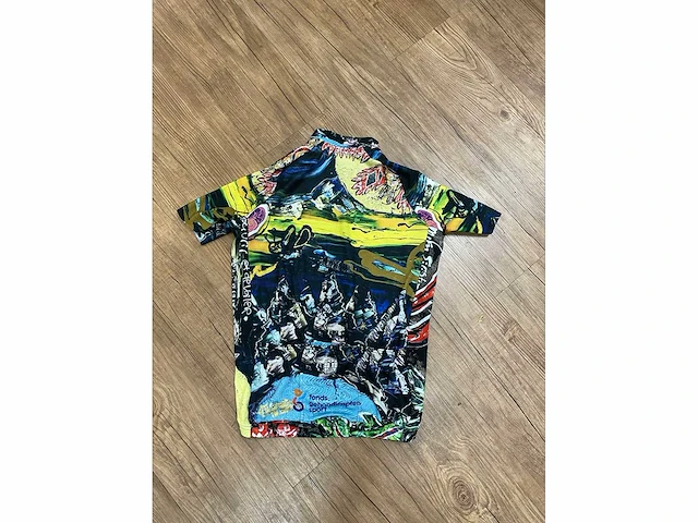 Limited edition wielershirt met ontwerp van kunstenaar milan sipistoo - afbeelding 2 van  2