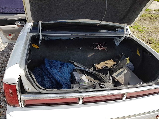 Lincoln - 1995 - town car - 4.6 signature - personenauto - afbeelding 6 van  26