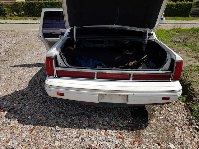 Lincoln - 1995 - town car - 4.6 signature - personenauto - afbeelding 3 van  18