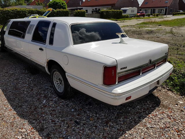 Lincoln - 1995 - town car - 4.6 signature - personenauto - afbeelding 13 van  18