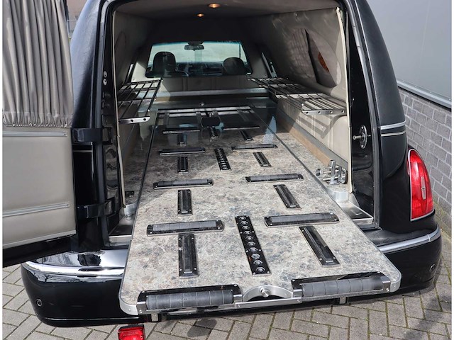Lincoln - fm88 town car begrafenisauto - uitvaartauto - afbeelding 6 van  43
