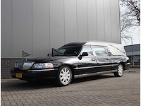 Lincoln - fm88 town car begrafenisauto - uitvaartauto