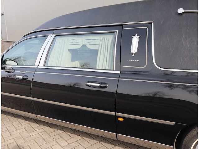 Lincoln - fm88 town car begrafenisauto - uitvaartauto - afbeelding 15 van  43