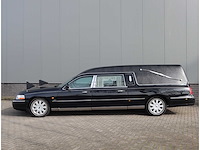 Lincoln - fm88 town car begrafenisauto - uitvaartauto - afbeelding 12 van  43