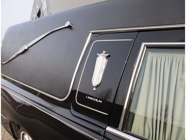 Lincoln - fm88 town car begrafenisauto - uitvaartauto - afbeelding 30 van  43
