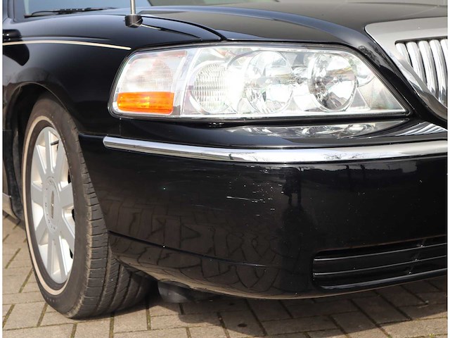 Lincoln - fm88 town car begrafenisauto - uitvaartauto - afbeelding 34 van  43
