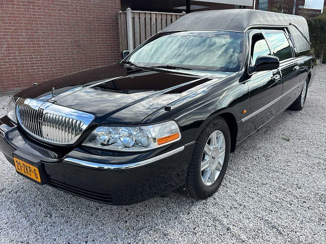 Lincoln - town car - lijkwagen - 2007 - 21-zkp-6 - personenauto - afbeelding 3 van  28