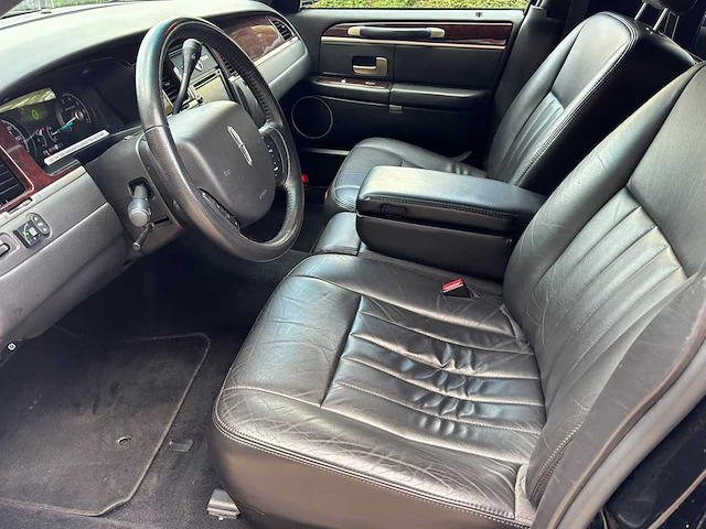 Lincoln - town car - lijkwagen - 2007 - 21-zkp-6 - personenauto - afbeelding 4 van  28