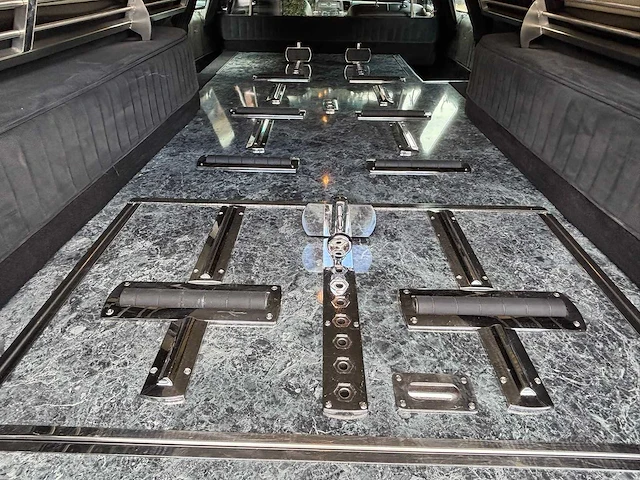 Lincoln - town car - lijkwagen - 2007 - 21-zkp-6 - personenauto - afbeelding 18 van  28