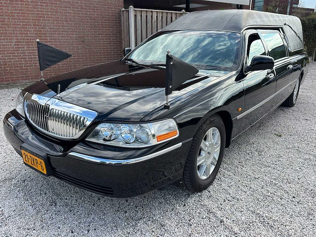Lincoln - town car - lijkwagen - 2007 - 21-zkp-6 - personenauto - afbeelding 25 van  28