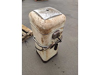 Lincoln chassis lubri gun vintage vetsmeersysteem - afbeelding 3 van  5