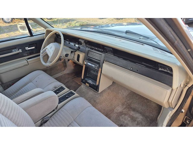 Lincoln continental 5.0 v8 1985 - afbeelding 2 van  14