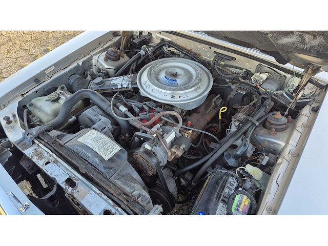 Lincoln continental 5.0 v8 1985 - afbeelding 11 van  14