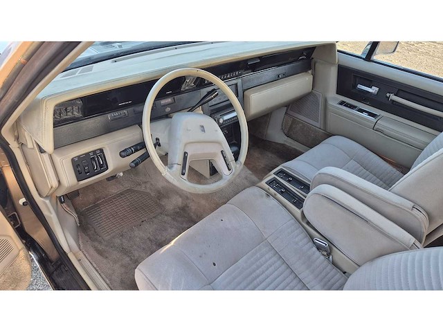 Lincoln continental 5.0 v8 1985 - afbeelding 12 van  14