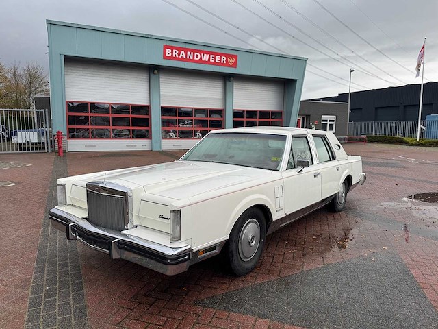 Lincoln continental mark 4 v8 21-xk-jt - afbeelding 1 van  14
