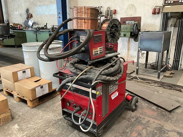 Lincoln electric cv-400 mig lasapparaat met draadvoorunit en koeling - afbeelding 1 van  14