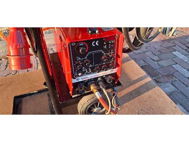 Lincoln electric invertec - v260-t - tig-lasmachine - afbeelding 4 van  11