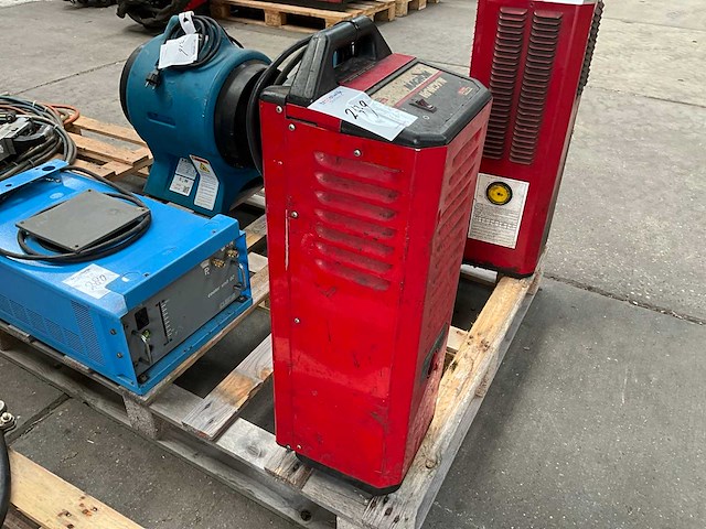 Lincoln electric magnum 10-1 waterkoeler - afbeelding 1 van  2