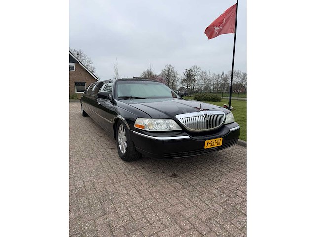 Lincoln town car - 4.6 signature limousine, automaat, x-557-gz - afbeelding 16 van  22