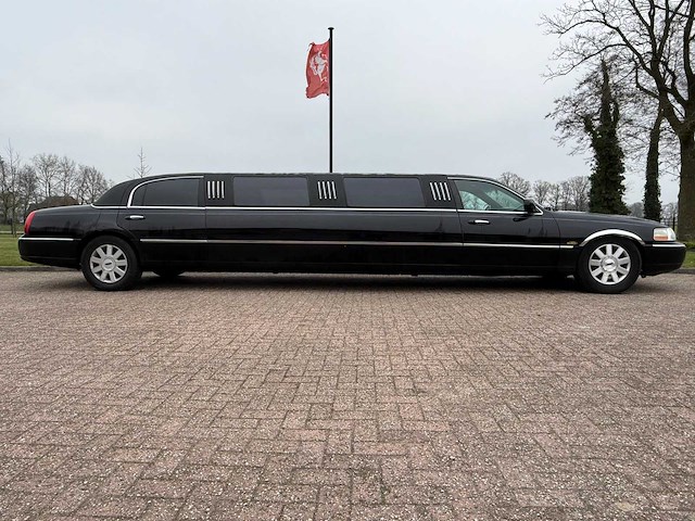 Lincoln town car - 4.6 signature limousine, automaat, x-557-gz - afbeelding 20 van  22