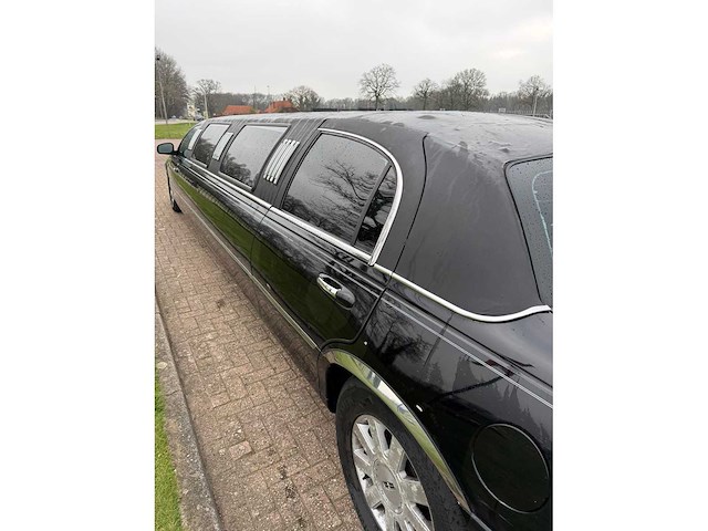 Lincoln town car - 4.6 signature limousine, automaat, x-557-gz - afbeelding 21 van  22