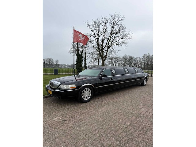Lincoln town car - 4.6 signature limousine, automaat, x-557-gz - afbeelding 1 van  20