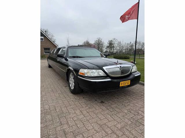 Lincoln town car - 4.6 signature limousine, automaat, x-557-gz - afbeelding 15 van  21