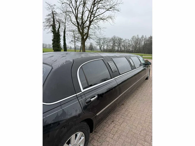 Lincoln town car - 4.6 signature limousine, automaat, x-557-gz - afbeelding 16 van  21