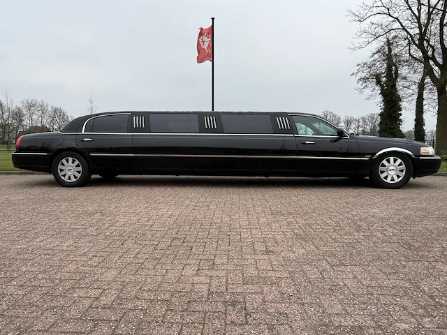 Lincoln town car - 4.6 signature limousine, automaat, x-557-gz - afbeelding 19 van  21