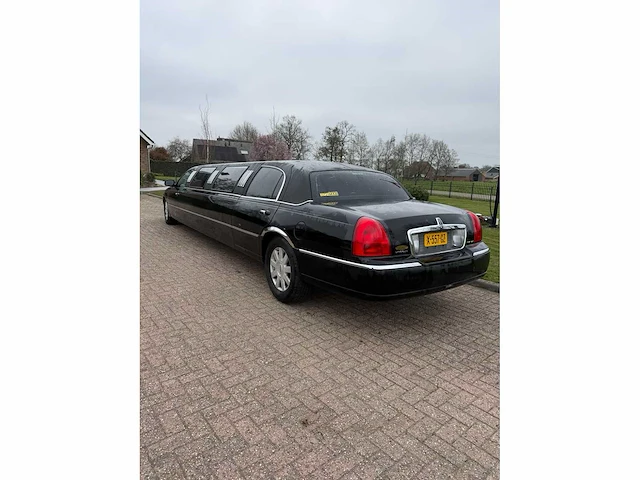 Lincoln town car - 4.6 signature limousine, automaat, x-557-gz - afbeelding 12 van  22