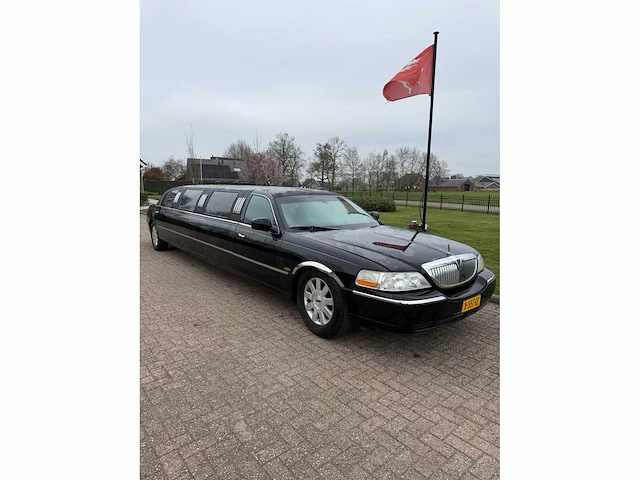 Lincoln town car - 4.6 signature limousine, automaat, x-557-gz - afbeelding 19 van  22