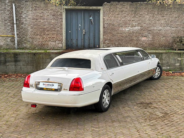 Lincoln town car 4.6 v8 signature (limousine) 204pk 2003, 62-ng-xn youngtimer - afbeelding 15 van  51