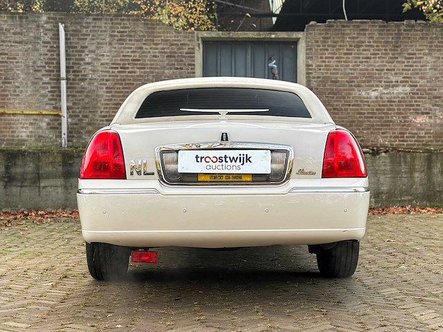 Lincoln town car 4.6 v8 signature (limousine) 204pk 2003, 62-ng-xn youngtimer - afbeelding 18 van  51