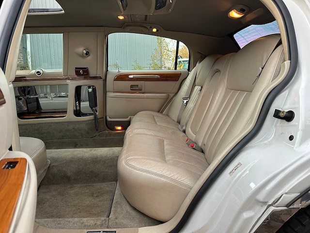 Lincoln town car 4.6 v8 signature (limousine) 204pk 2003, 62-ng-xn youngtimer - afbeelding 35 van  51
