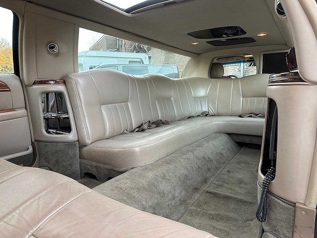 Lincoln town car 4.6 v8 signature (limousine) 204pk 2003, 62-ng-xn youngtimer - afbeelding 43 van  51