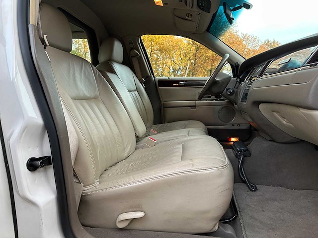 Lincoln town car 4.6 v8 signature (limousine) 204pk 2003, 62-ng-xn youngtimer - afbeelding 48 van  51