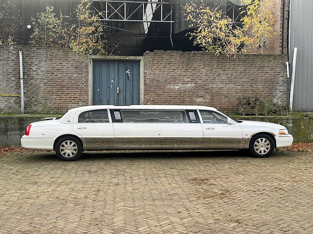 Lincoln town car 4.6 v8 signature (limousine) 204pk 2003, 62-ng-xn youngtimer - afbeelding 10 van  51