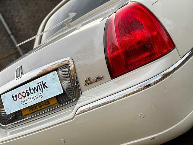 Lincoln town car 4.6 v8 signature (limousine) 204pk 2003, 62-ng-xn youngtimer - afbeelding 16 van  51