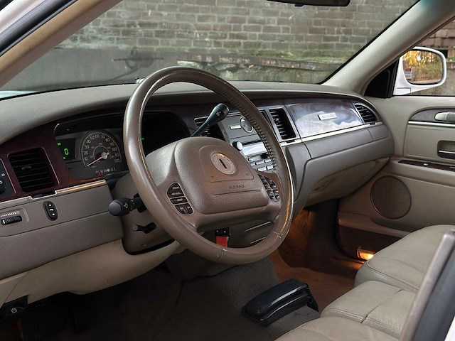 Lincoln town car 4.6 v8 signature (limousine) 204pk 2003, 62-ng-xn youngtimer - afbeelding 21 van  51