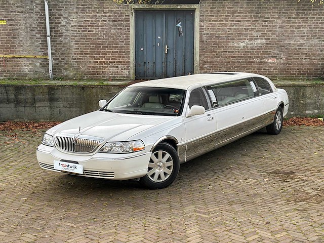 Lincoln town car 4.6 v8 signature (limousine) 204pk 2003, 62-ng-xn youngtimer - afbeelding 2 van  51