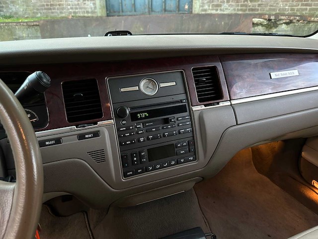 Lincoln town car 4.6 v8 signature (limousine) 204pk 2003, 62-ng-xn youngtimer - afbeelding 30 van  51