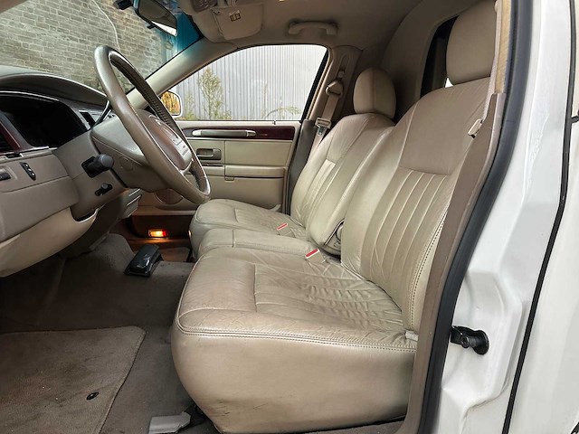Lincoln town car 4.6 v8 signature (limousine) 204pk 2003, 62-ng-xn youngtimer - afbeelding 33 van  51