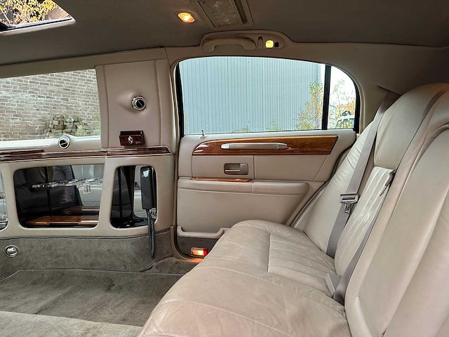 Lincoln town car 4.6 v8 signature (limousine) 204pk 2003, 62-ng-xn youngtimer - afbeelding 39 van  51