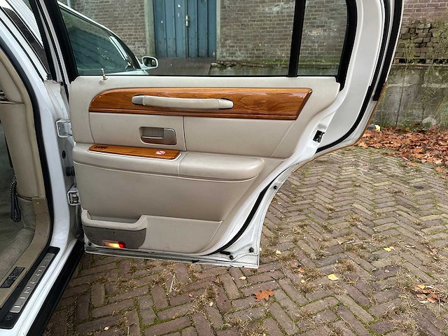 Lincoln town car 4.6 v8 signature (limousine) 204pk 2003, 62-ng-xn youngtimer - afbeelding 41 van  51