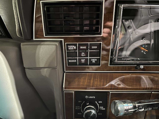 Lincoln town car 4.9 v8 signature sd 160pk 1989, k-946-bx - afbeelding 2 van  4