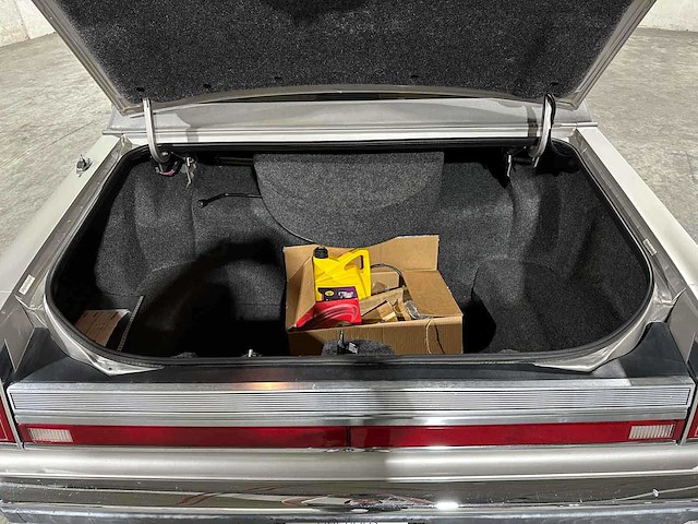 Lincoln town car 4.9 v8 signature sd 160pk 1989, k-946-bx - afbeelding 3 van  4